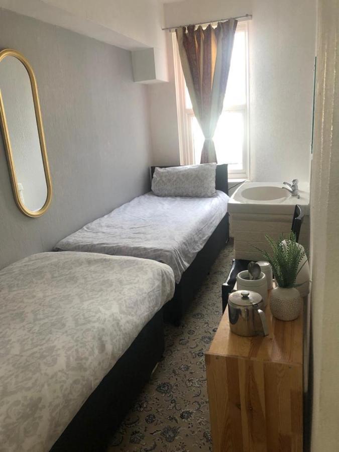 The Milton Hotel Blackpool Bagian luar foto